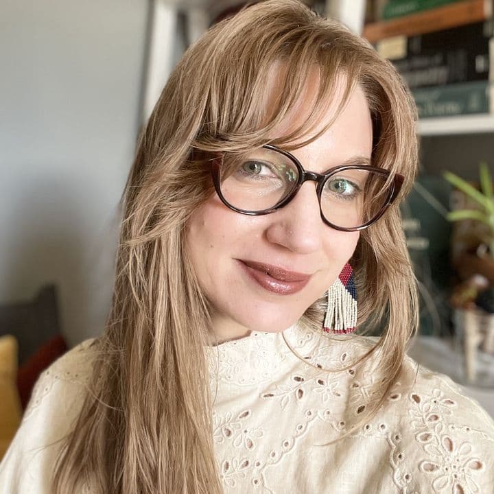 Headshot of Jennifer Chesak