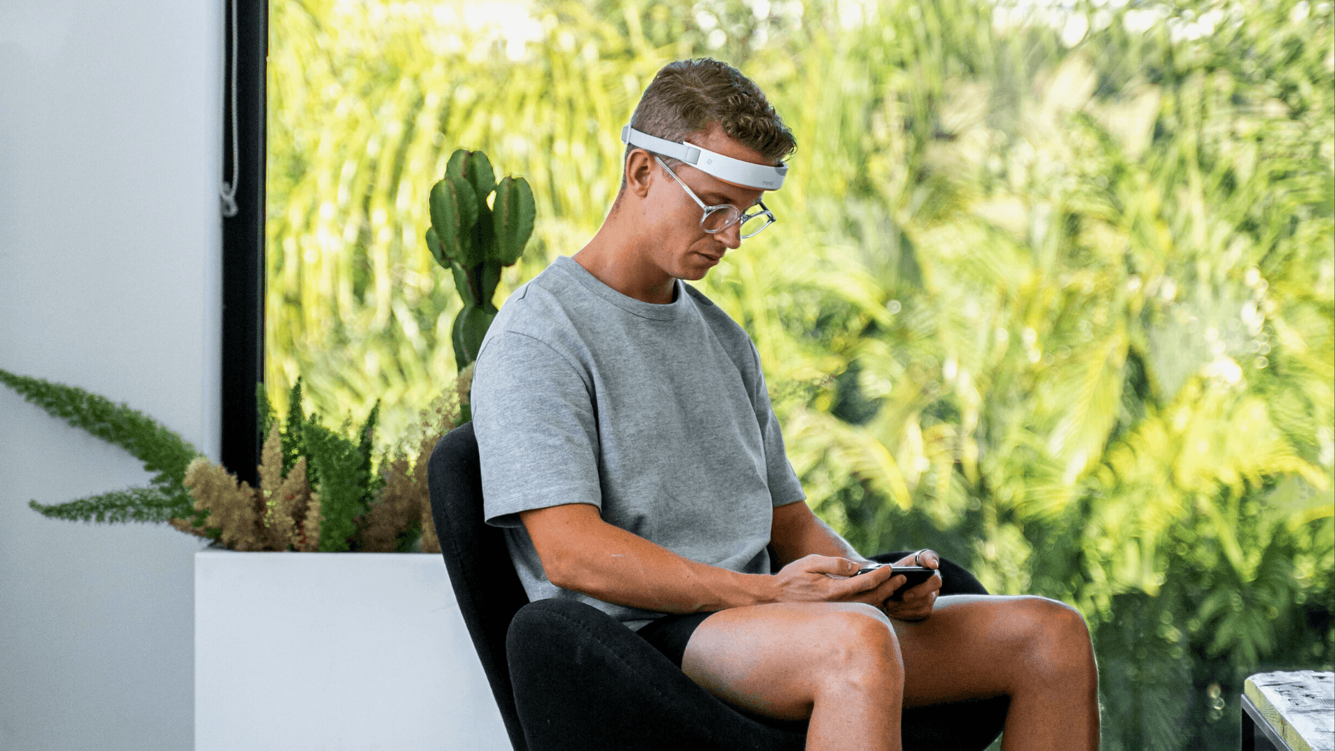 The Mendi Headset - view 2