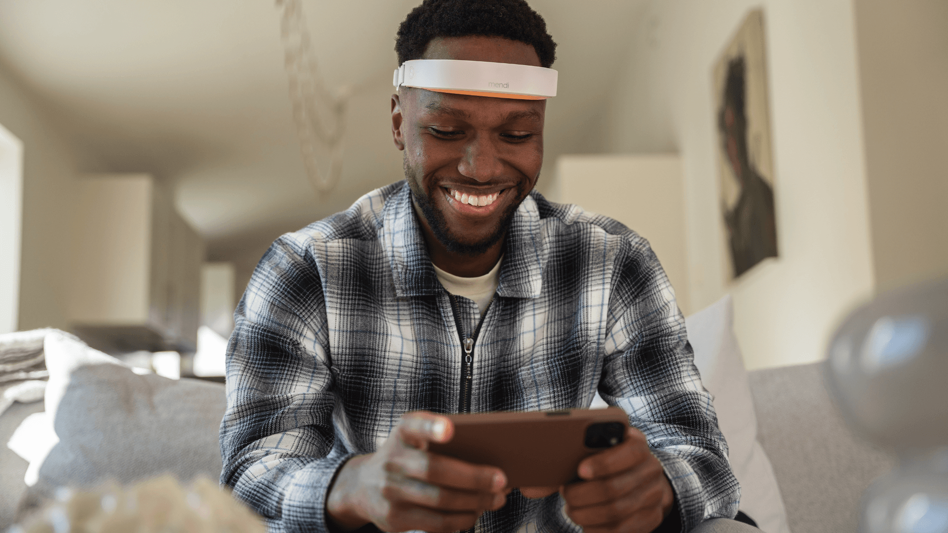 The Mendi Headset - view 4