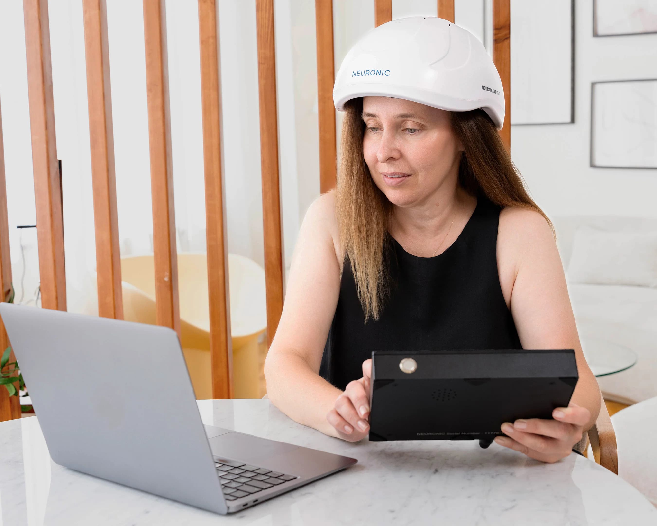 Neuradiant 1070 - view 3