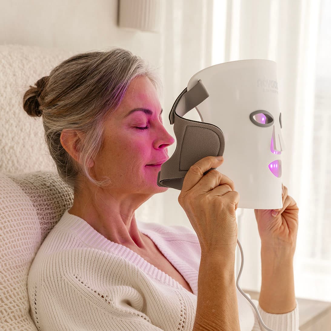 Novaa Glow Therapy Mask - view 4