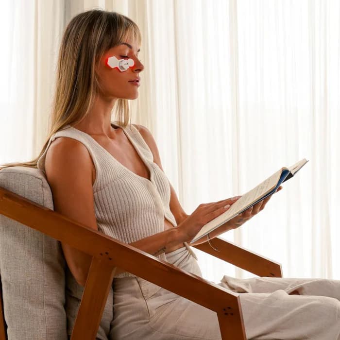 PlasmaGLO LED DUO -- UNDEREYE CORRECTOR - view 2