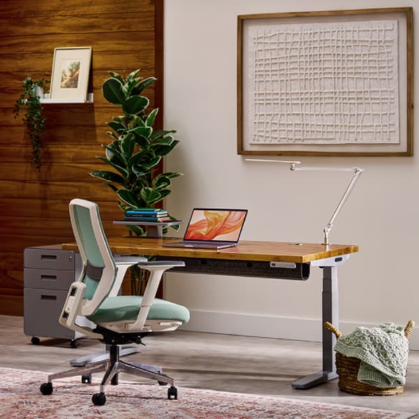 UPLIFT V3 Standing Desk - view 3